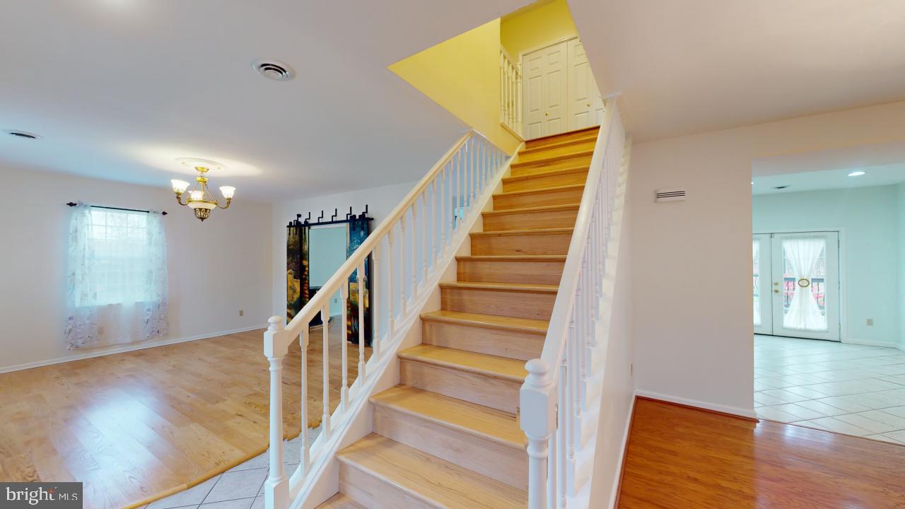 LAKEWOOD - Residential Lease