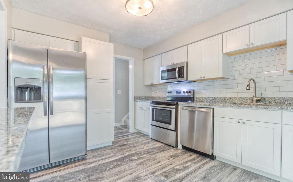 VISTA WOODS - Residential Lease