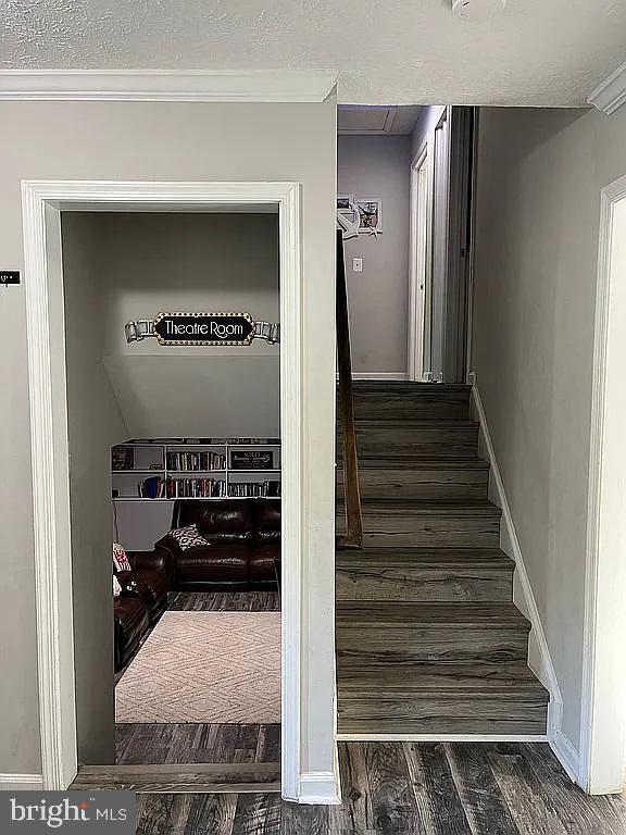 VISTA WOODS - Residential Lease