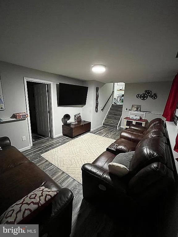 VISTA WOODS - Residential Lease