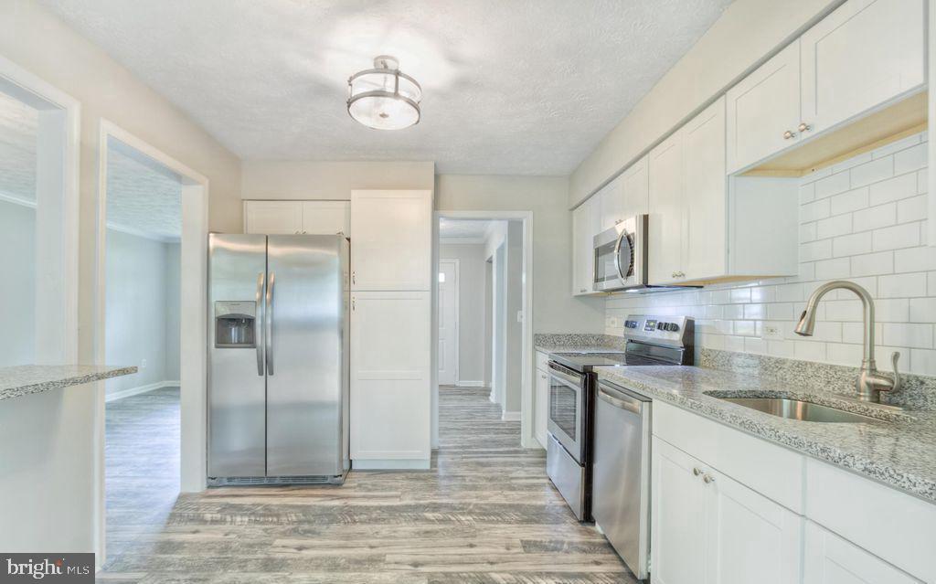 VISTA WOODS - Residential Lease