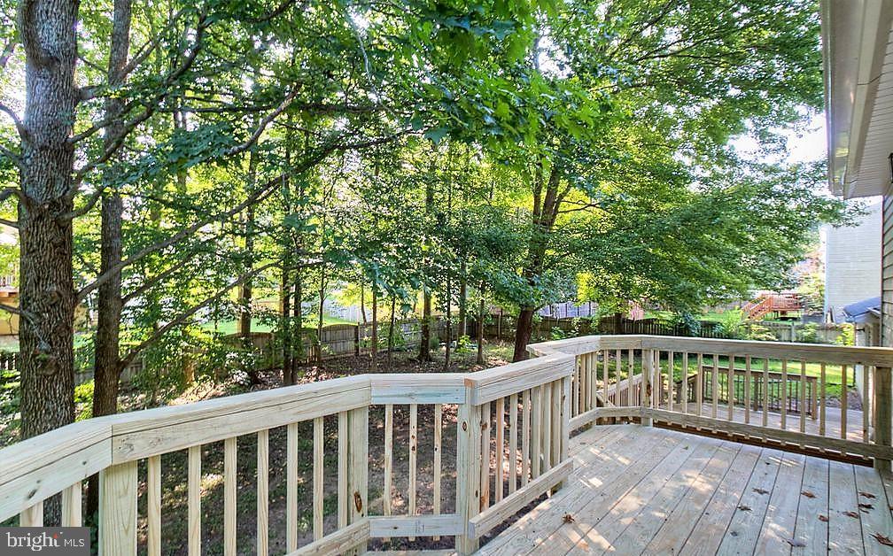 VISTA WOODS - Residential Lease