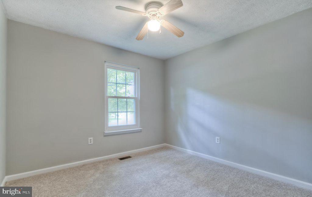 VISTA WOODS - Residential Lease