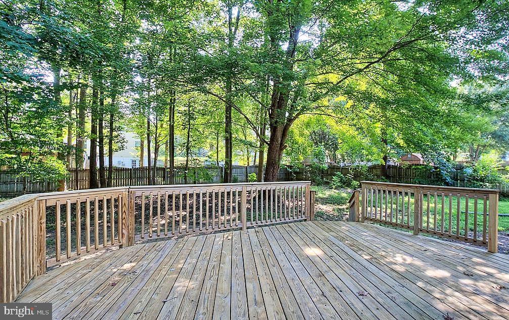 VISTA WOODS - Residential Lease