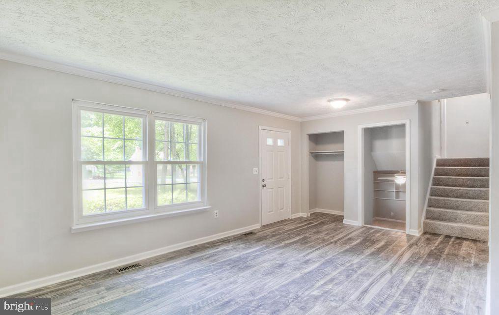 VISTA WOODS - Residential Lease