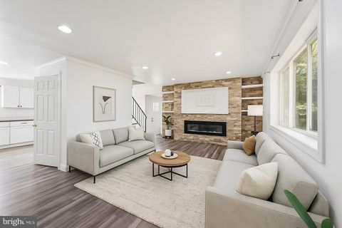 Townhouse For Sale - 803 Booker Drive<br/> CAPITOL HEIGHTS, MD 20743