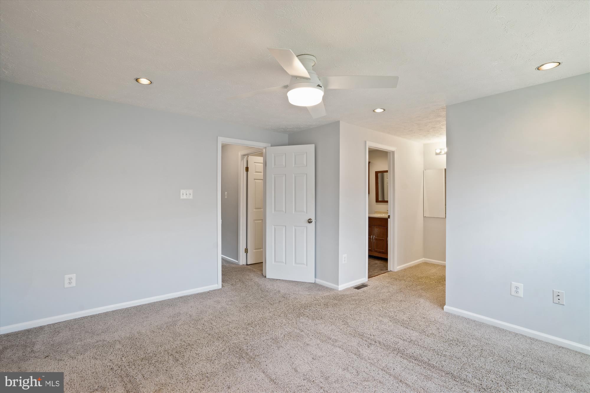 SADDLE CREEK - Residential