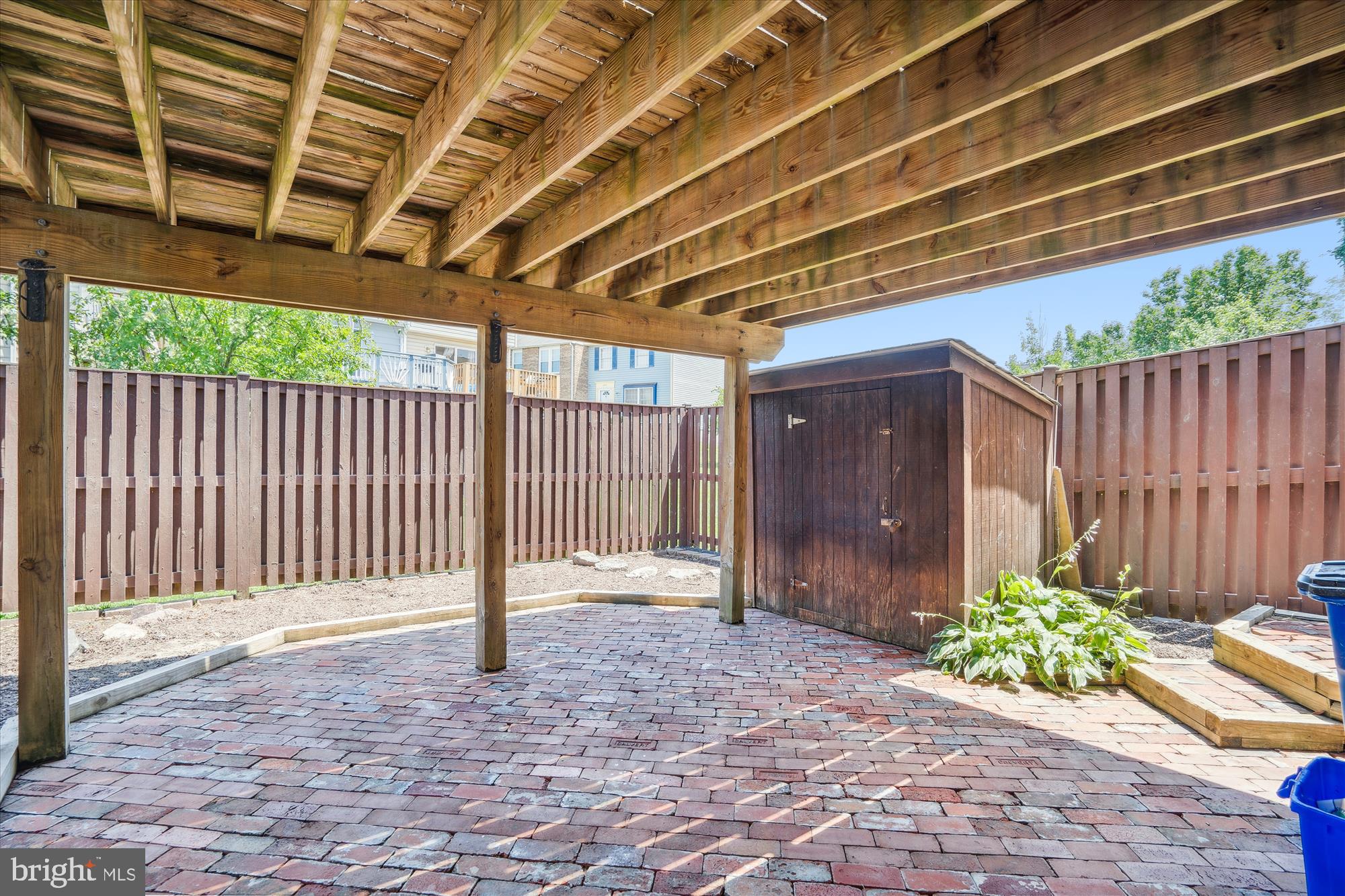 SADDLE CREEK - Residential