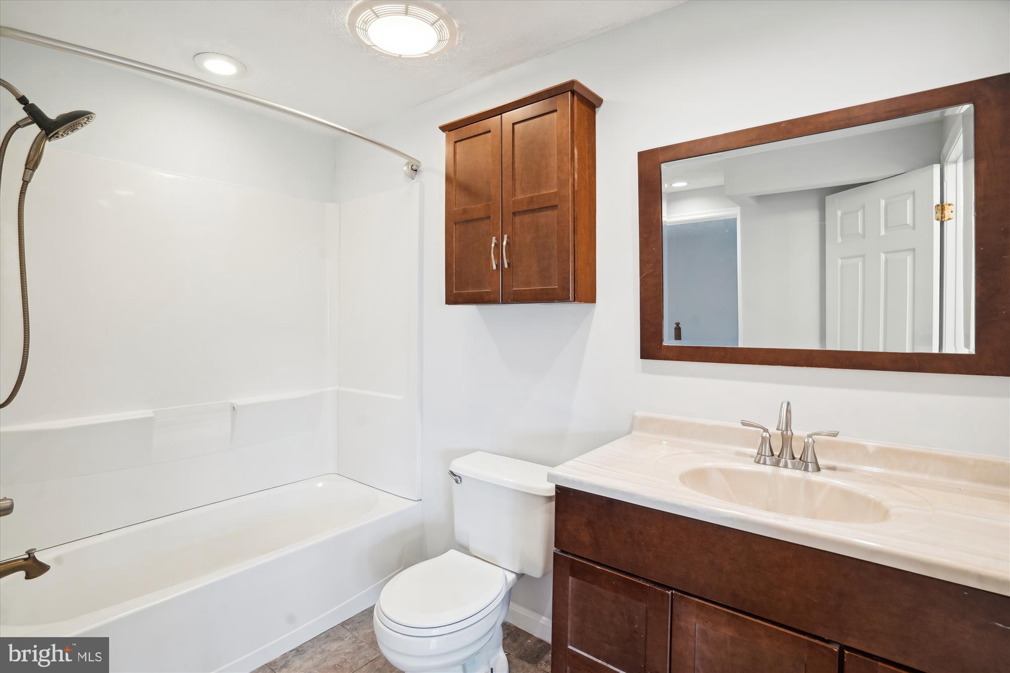 SADDLE CREEK - Residential