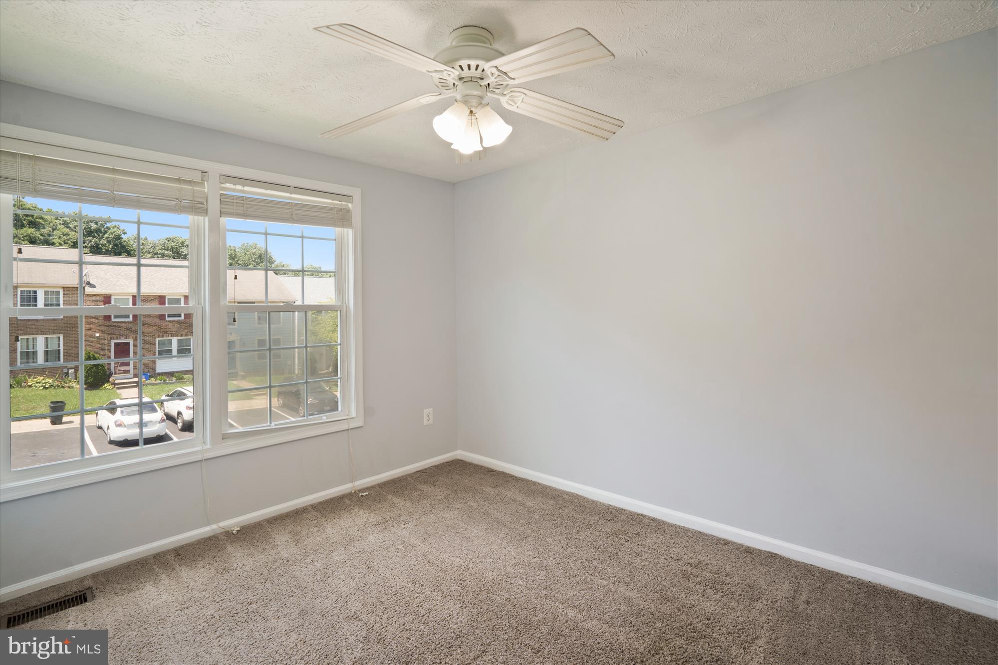 SADDLE CREEK - Residential