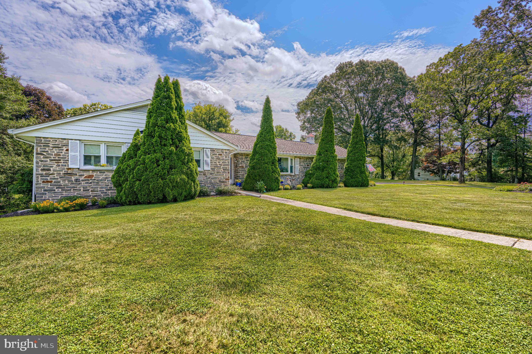 837 WHITE AVENUE