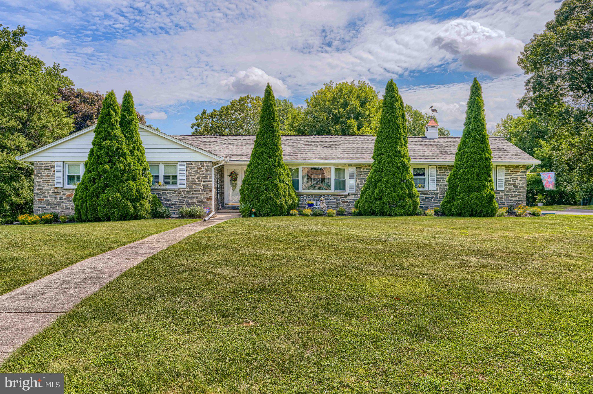 837 WHITE AVENUE