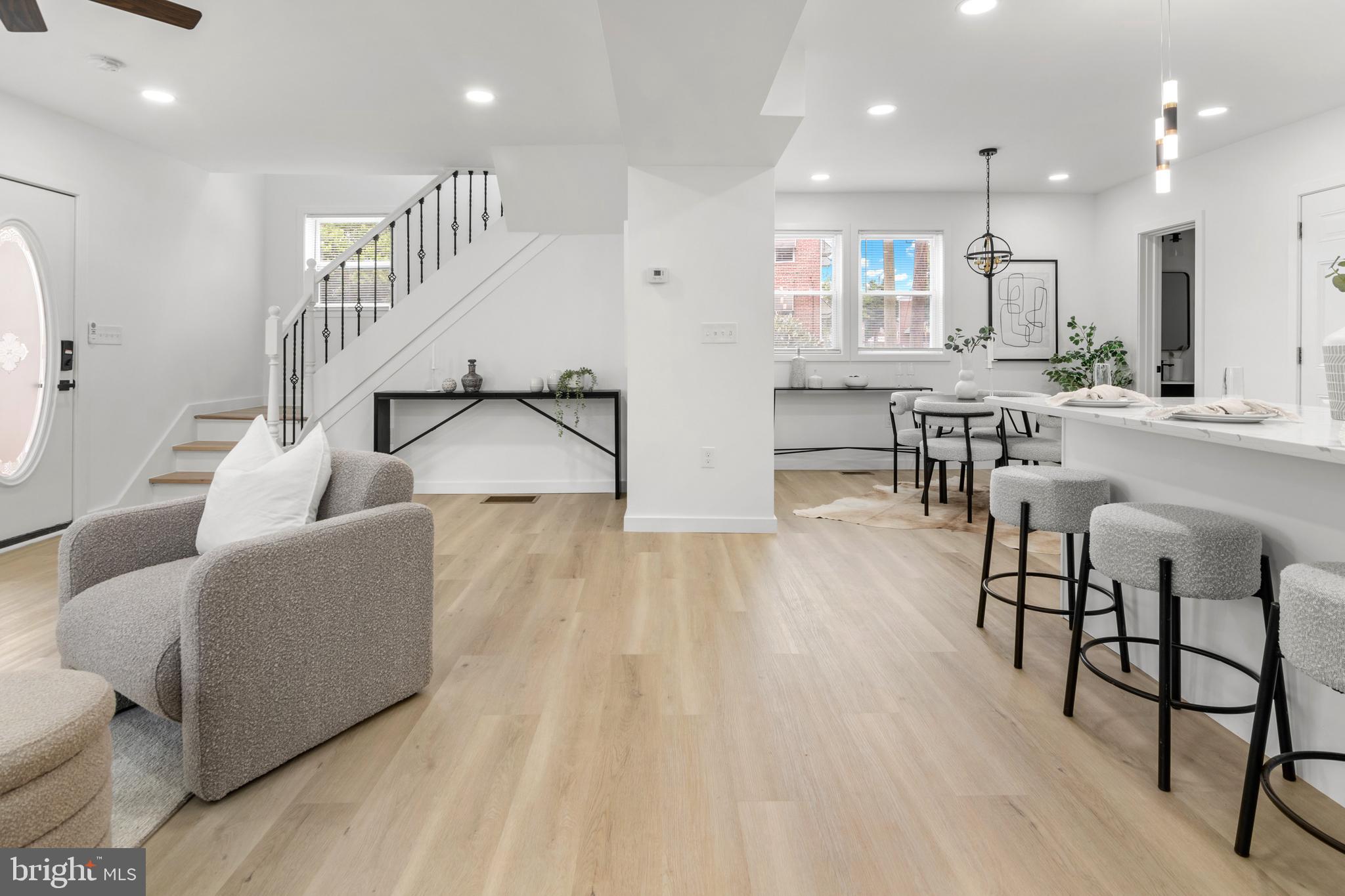 DUNDALK MANOR - Residential