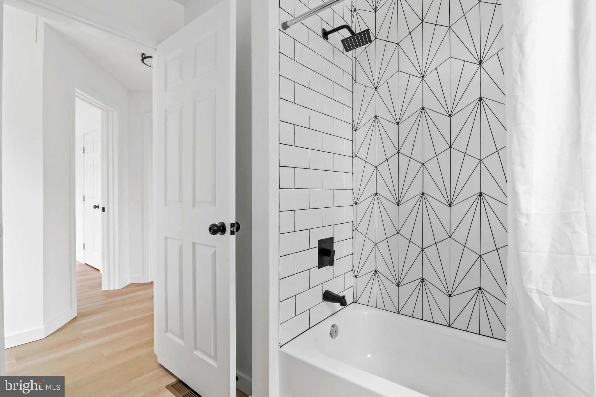 DUNDALK MANOR - Residential