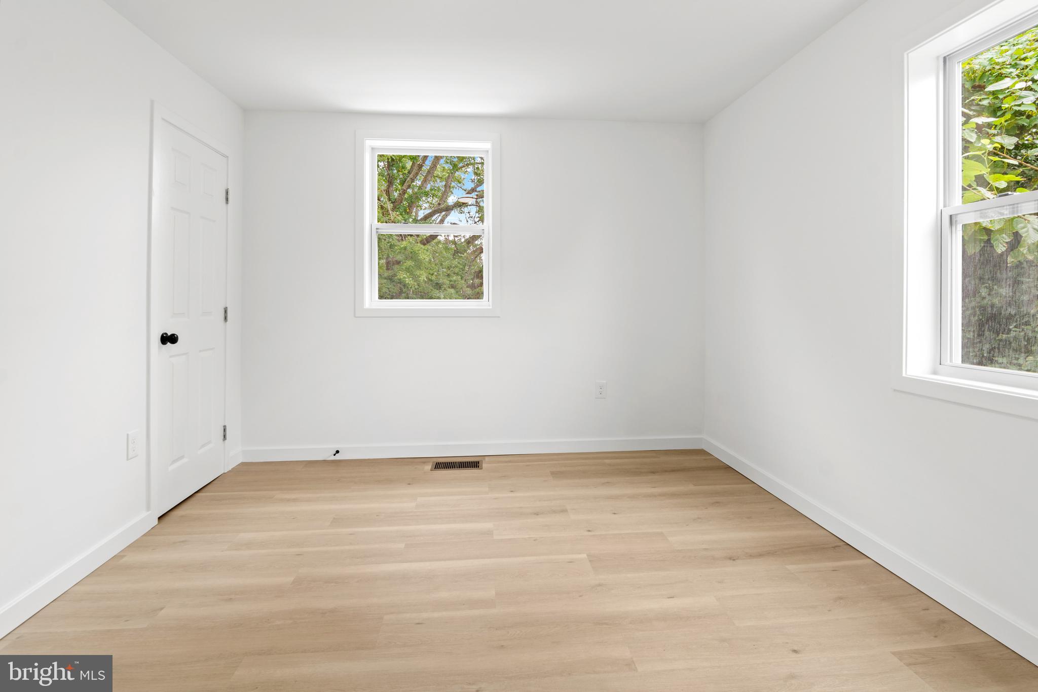 DUNDALK MANOR - Residential