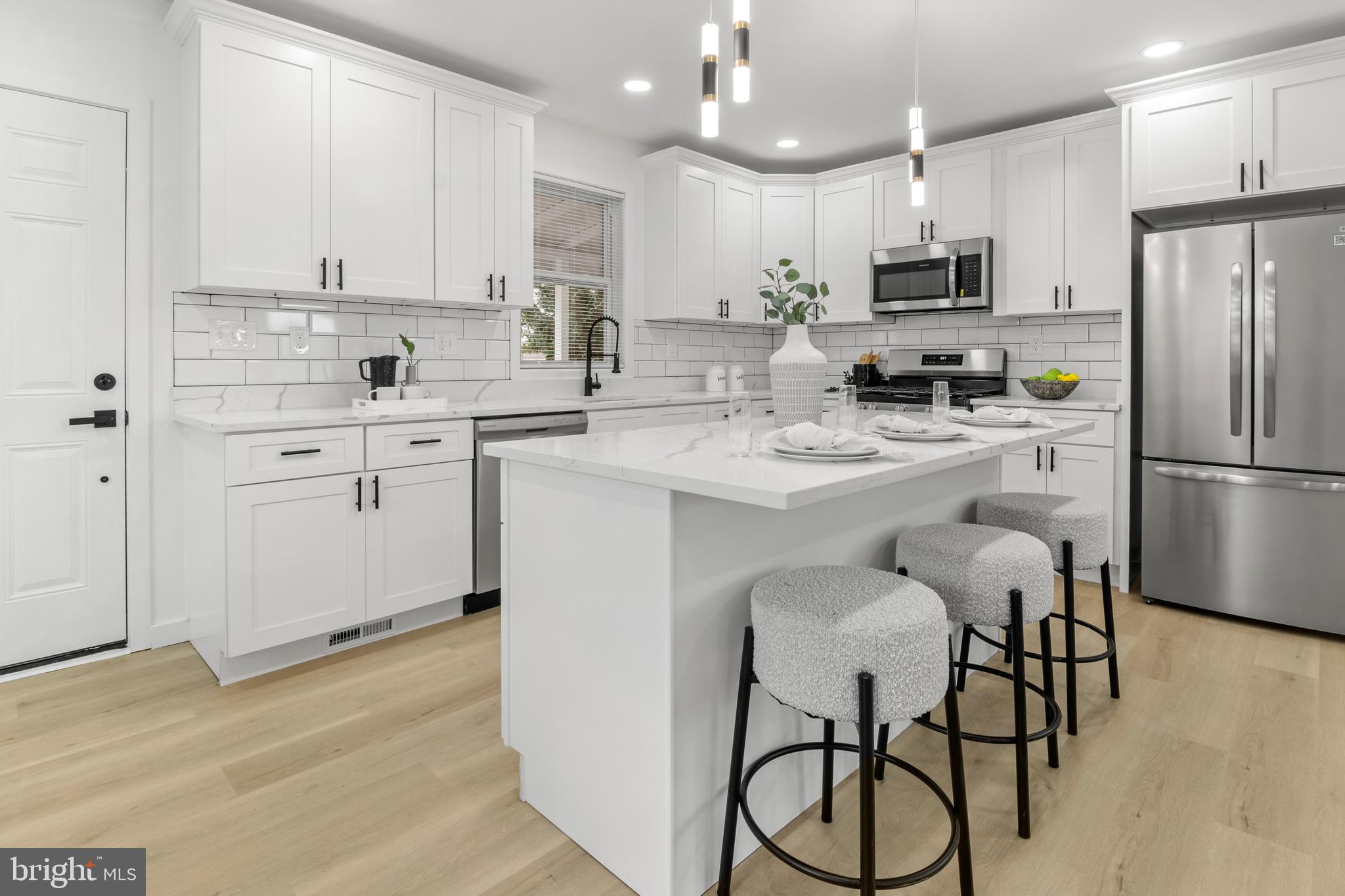 DUNDALK MANOR - Residential