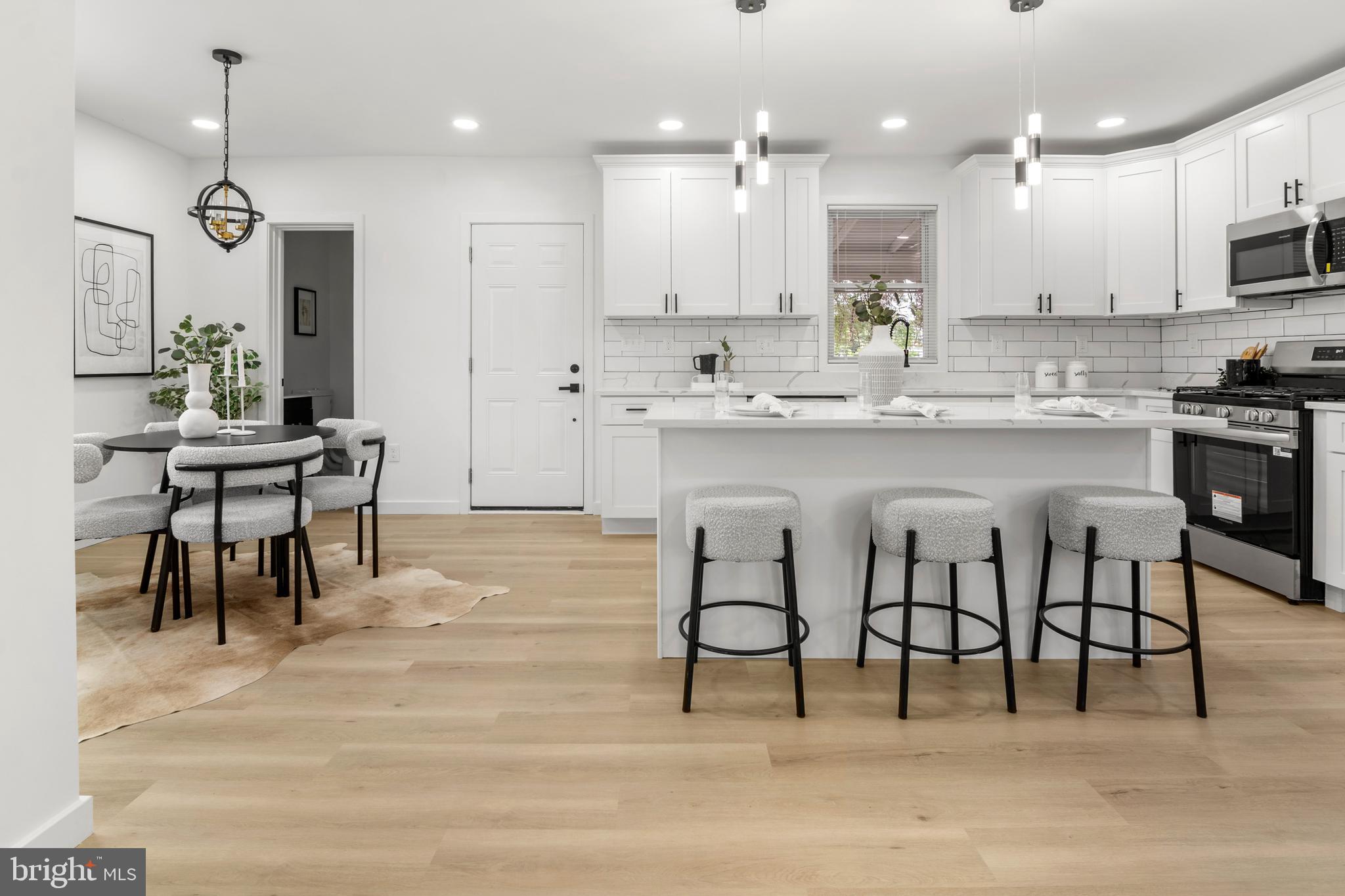 DUNDALK MANOR - Residential