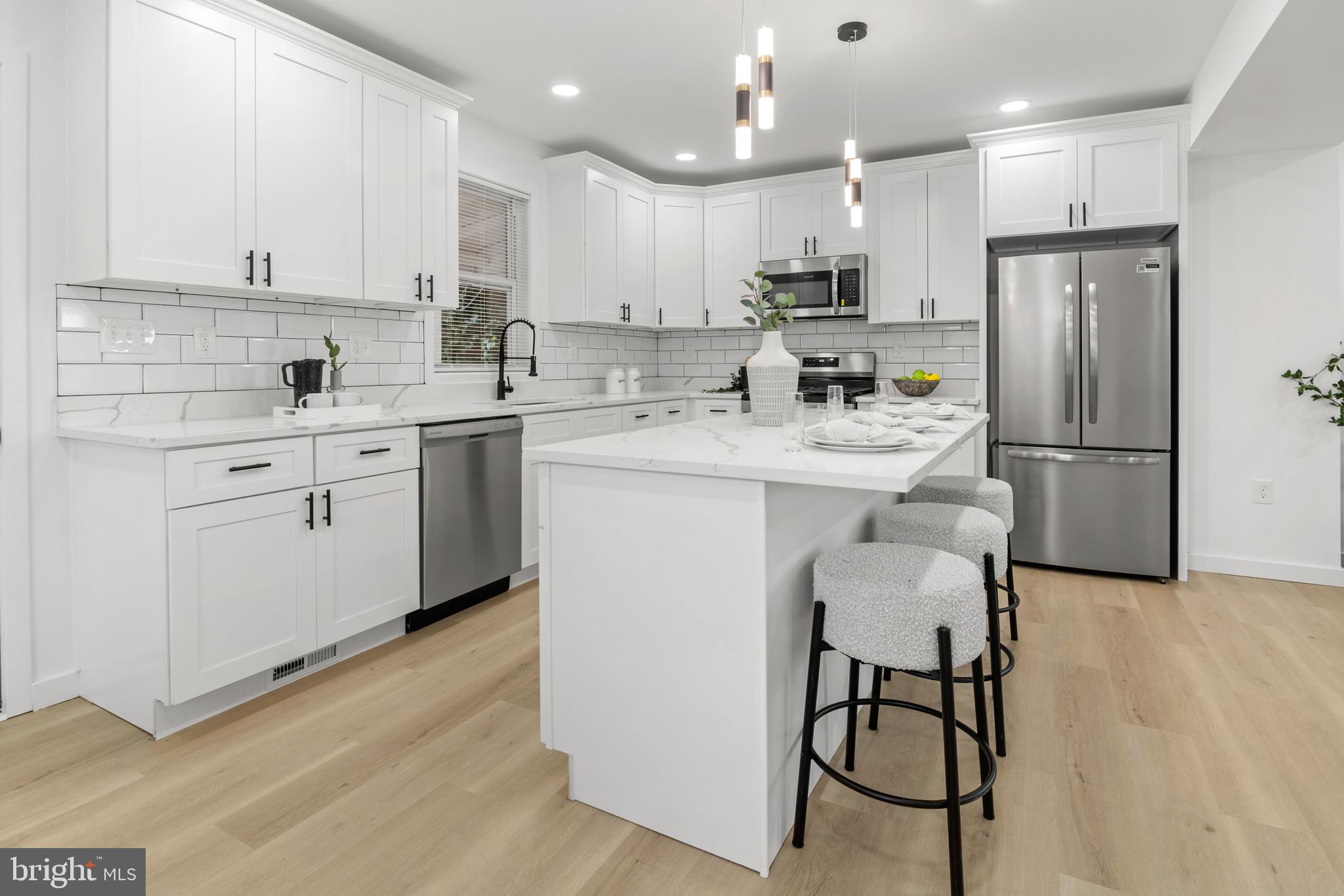 DUNDALK MANOR - Residential