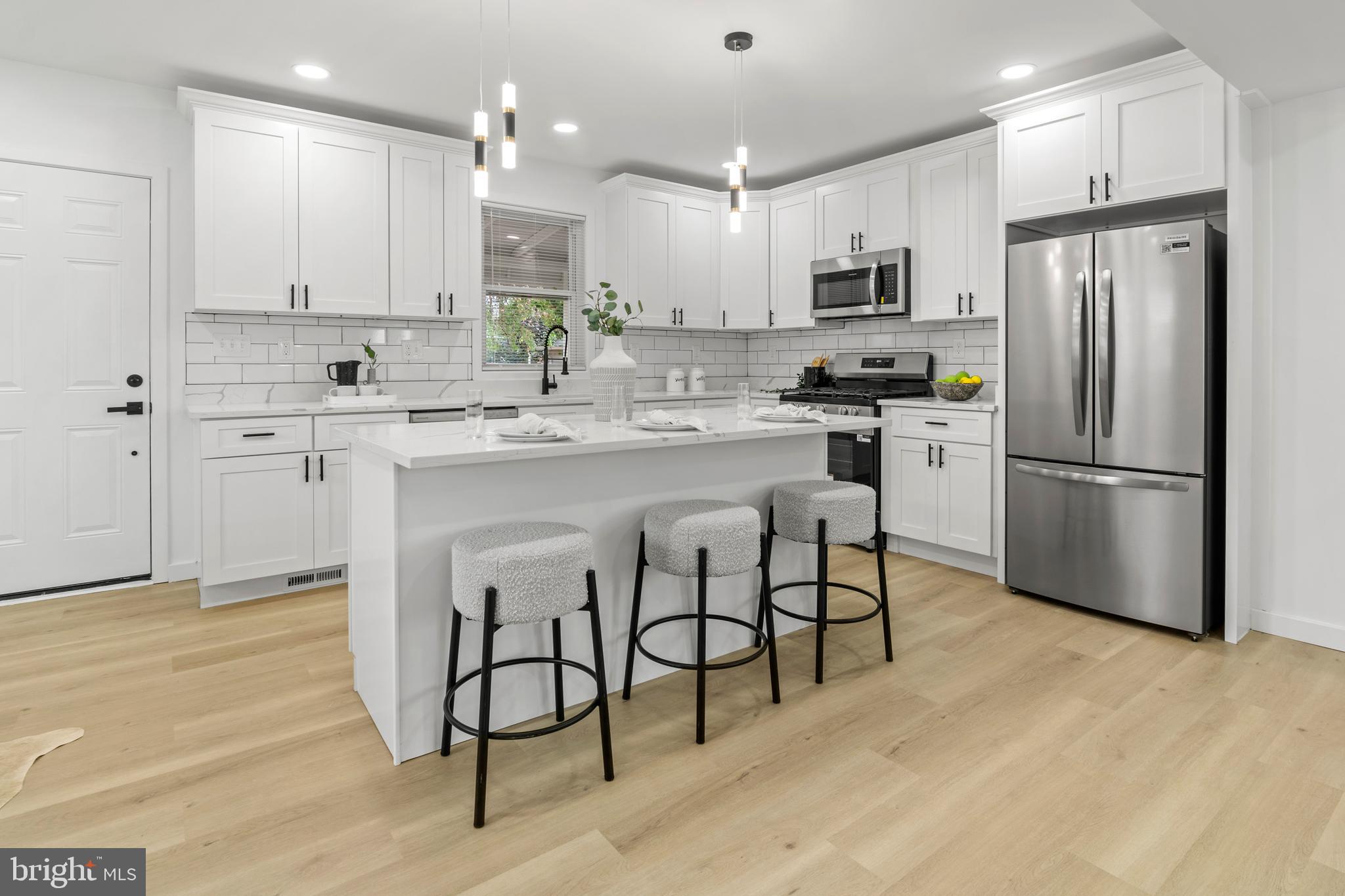 DUNDALK MANOR - Residential