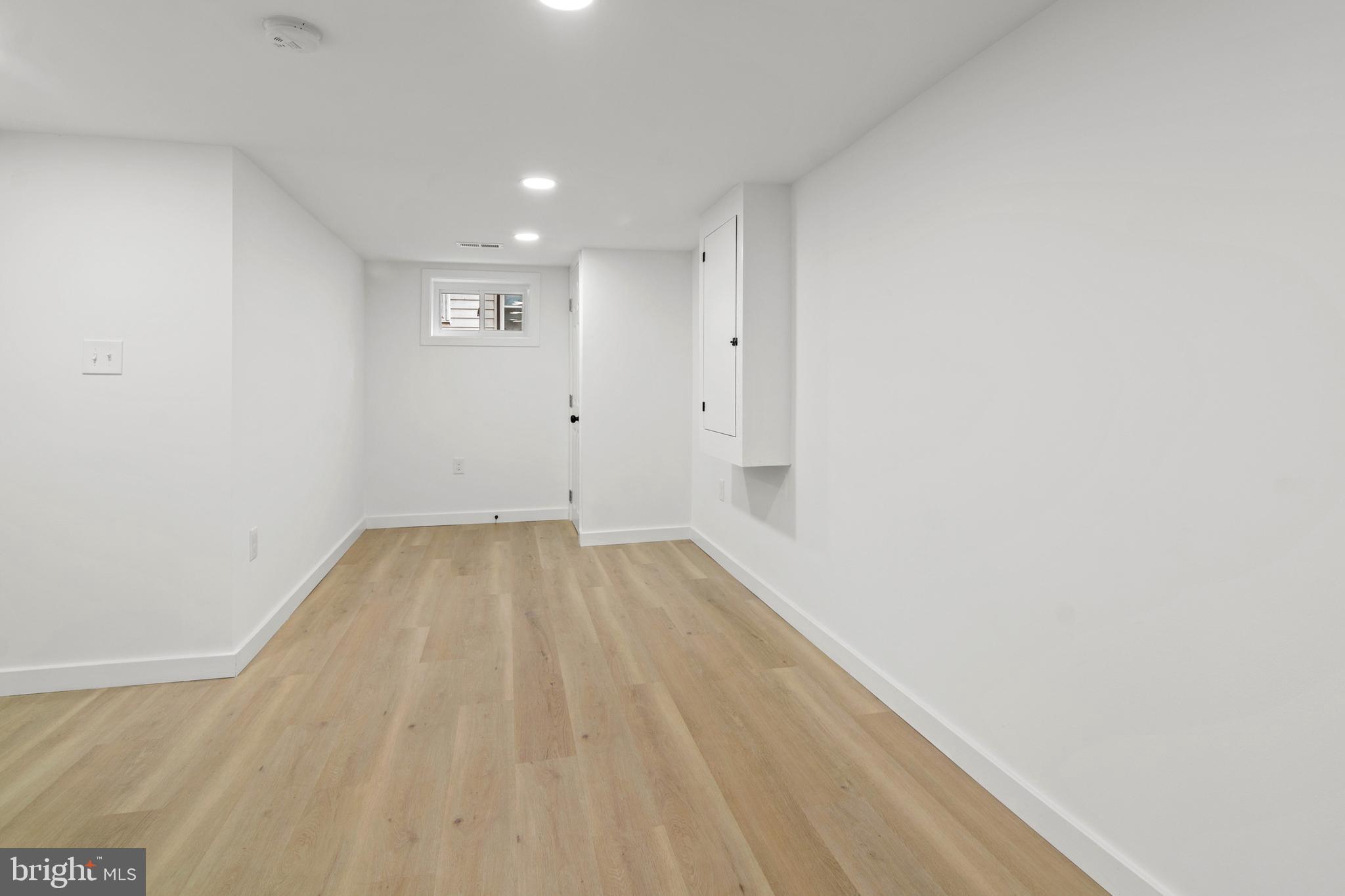 DUNDALK MANOR - Residential