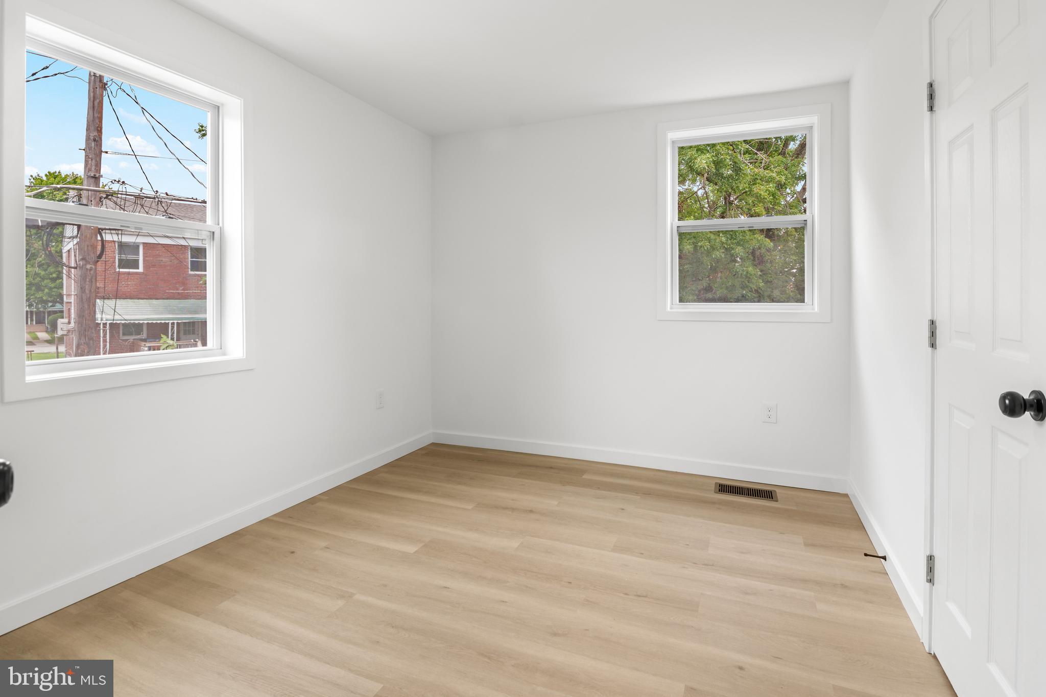 DUNDALK MANOR - Residential