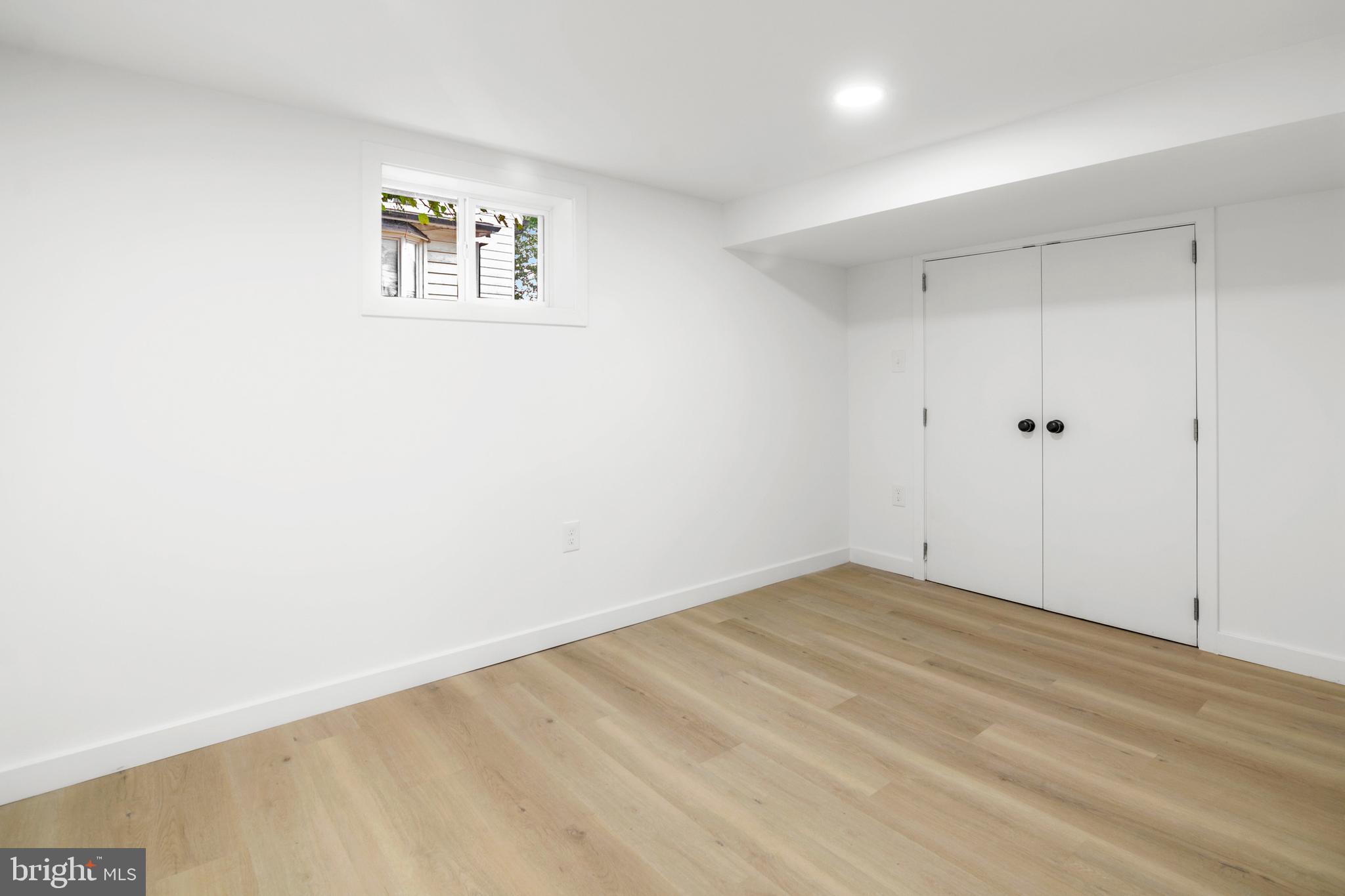 DUNDALK MANOR - Residential