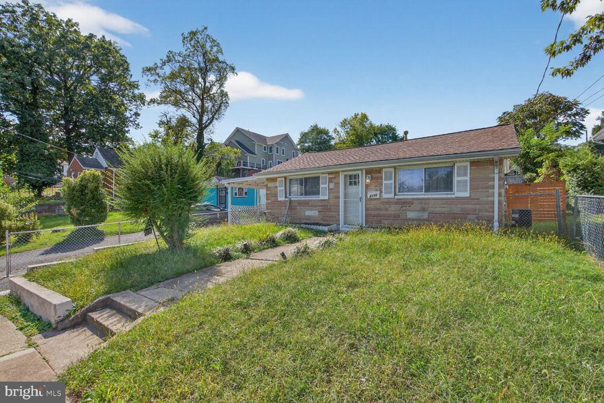 VACANT AS OF 10/31       -----      OPEN HOUSE 11/2   11AM - 1PM
Single Family Home for rent in Green Valley in South Arlington!
With this 3 Bedroom 1 Bathroom Single Family Home in the Green Valley neighborhood of South Arlington, you'll find a "sweet spot" in a sweet spot!  Nestled between the entertainment, restaurants, and attractions of North Arlington, and historic Columbia Pike in South Arlington, you get the best of both worlds. 
Recently installed new floors and countertops.  Has a fenced in back yard - dog friendly.  Private driveway parking as well as street parking.  Large laundry/storage room.   
Leasing term 1 year +, move in as early as 11/1 - property is currently occupied.