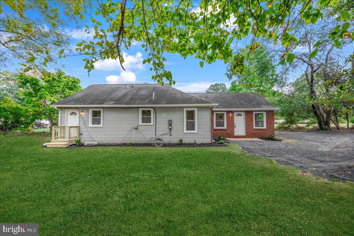 714 E PASADENA ROAD