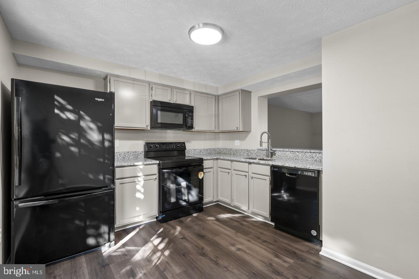 14121 ARMILLA COURT