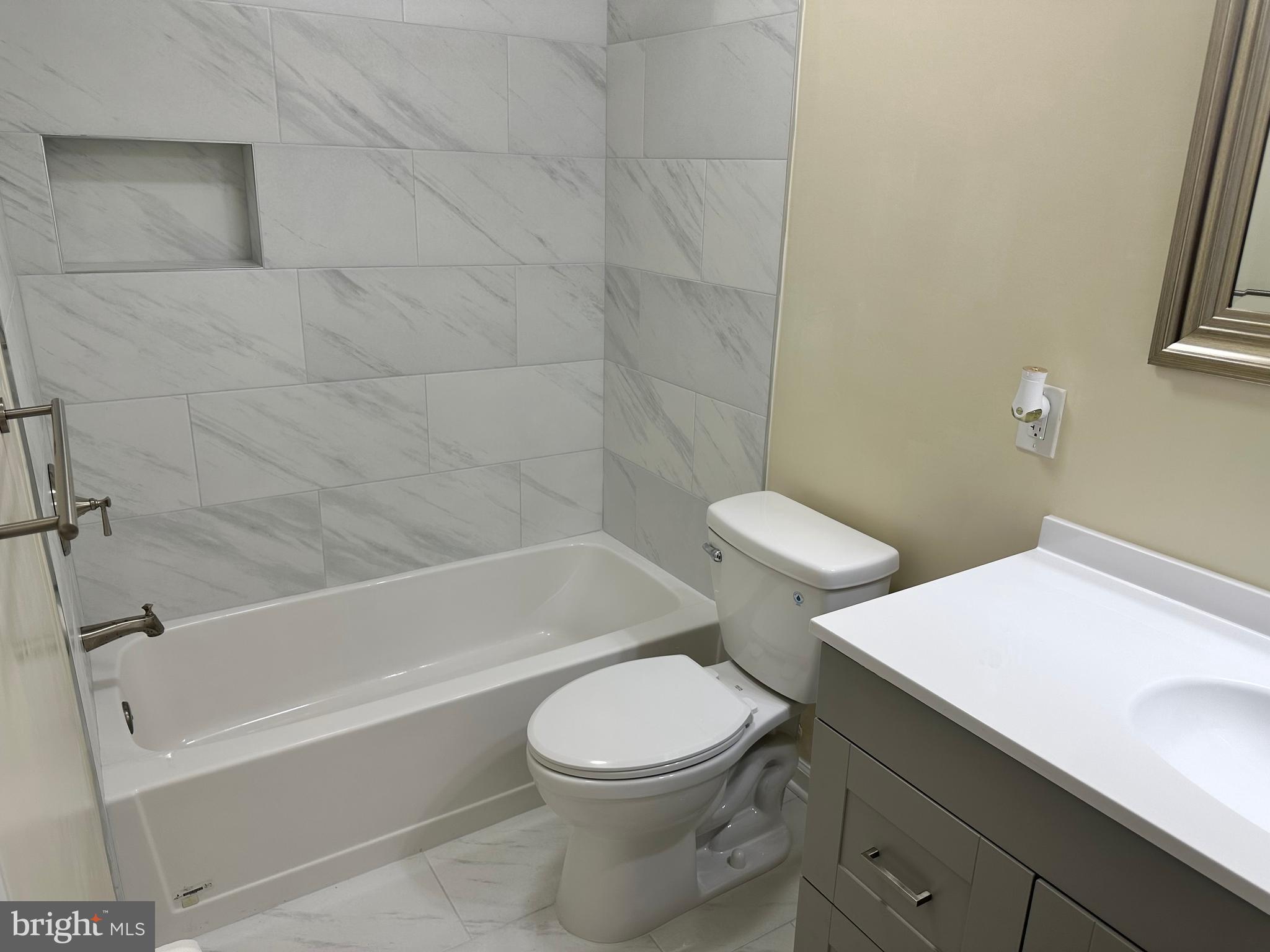 GLENSFORD CONDO - Residential Lease