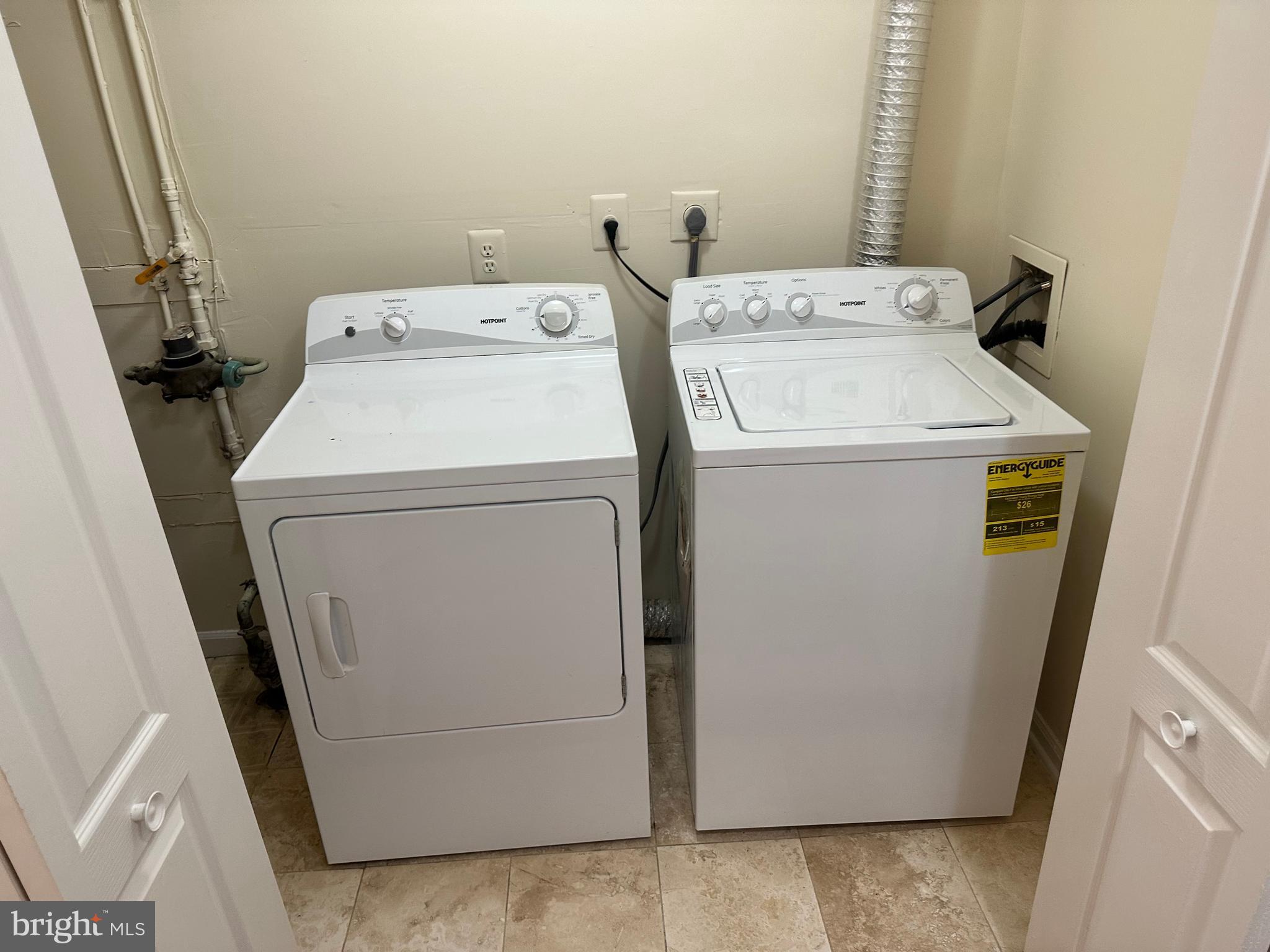 GLENSFORD CONDO - Residential Lease