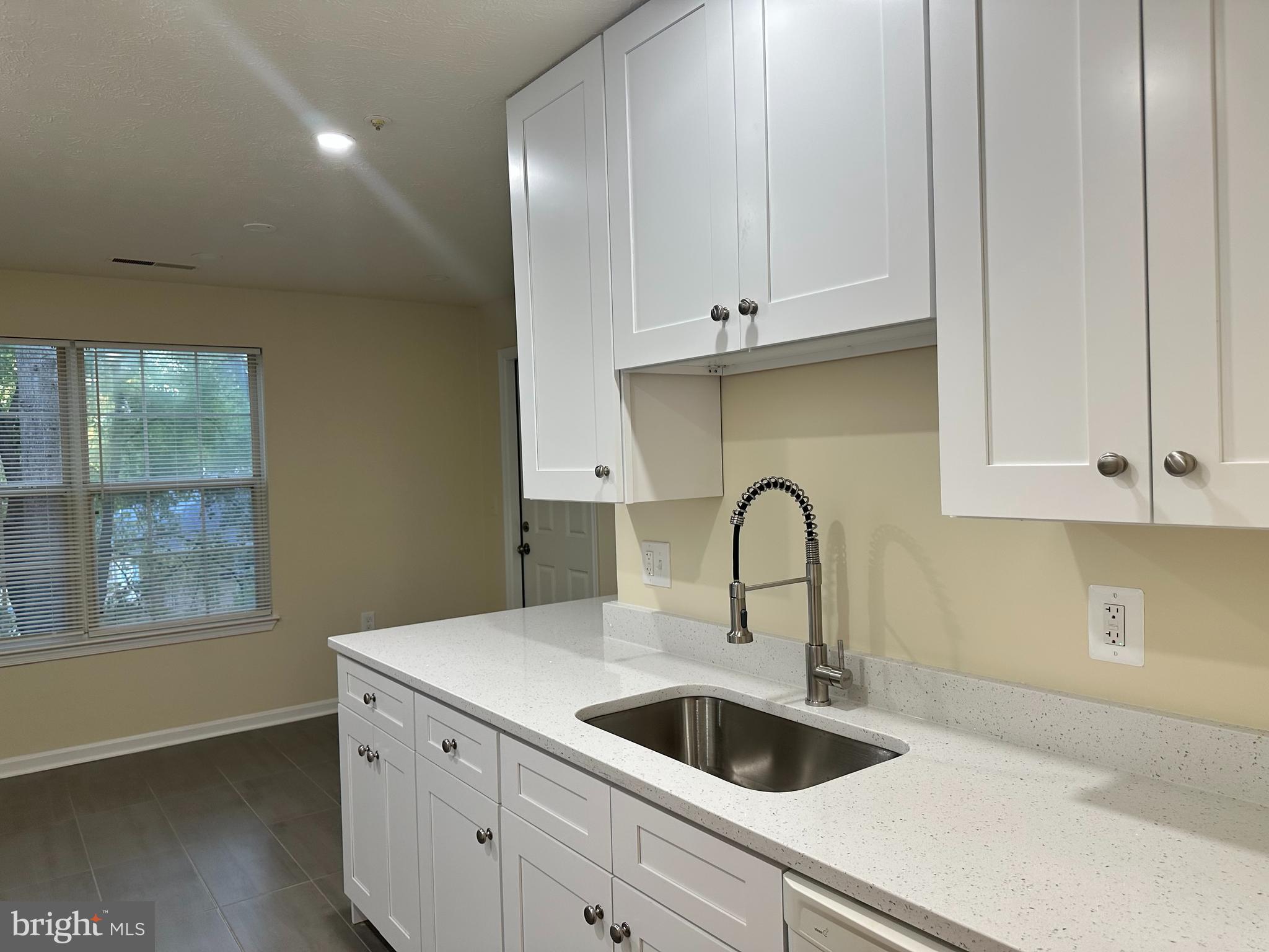 GLENSFORD CONDO - Residential Lease