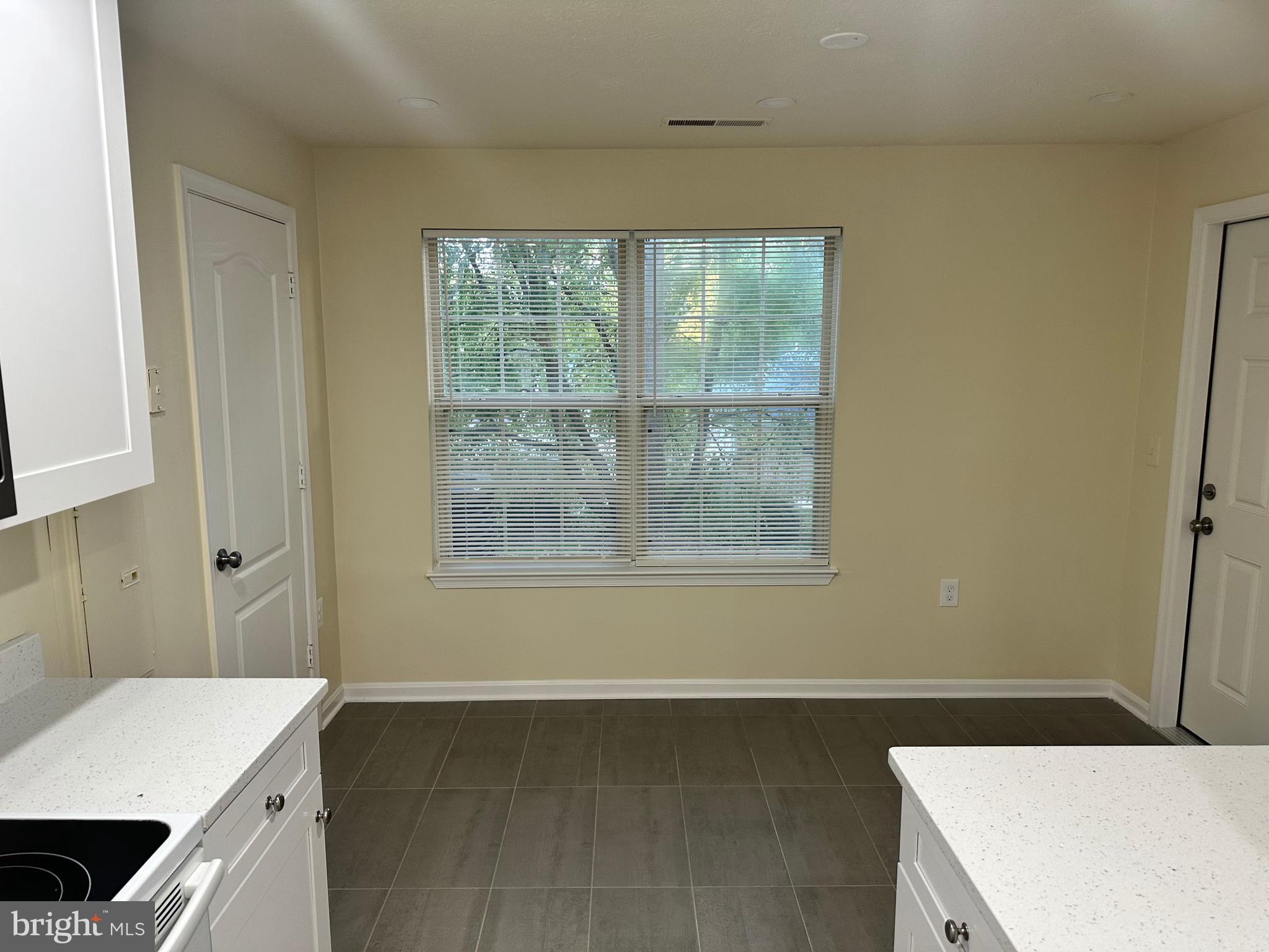 GLENSFORD CONDO - Residential Lease