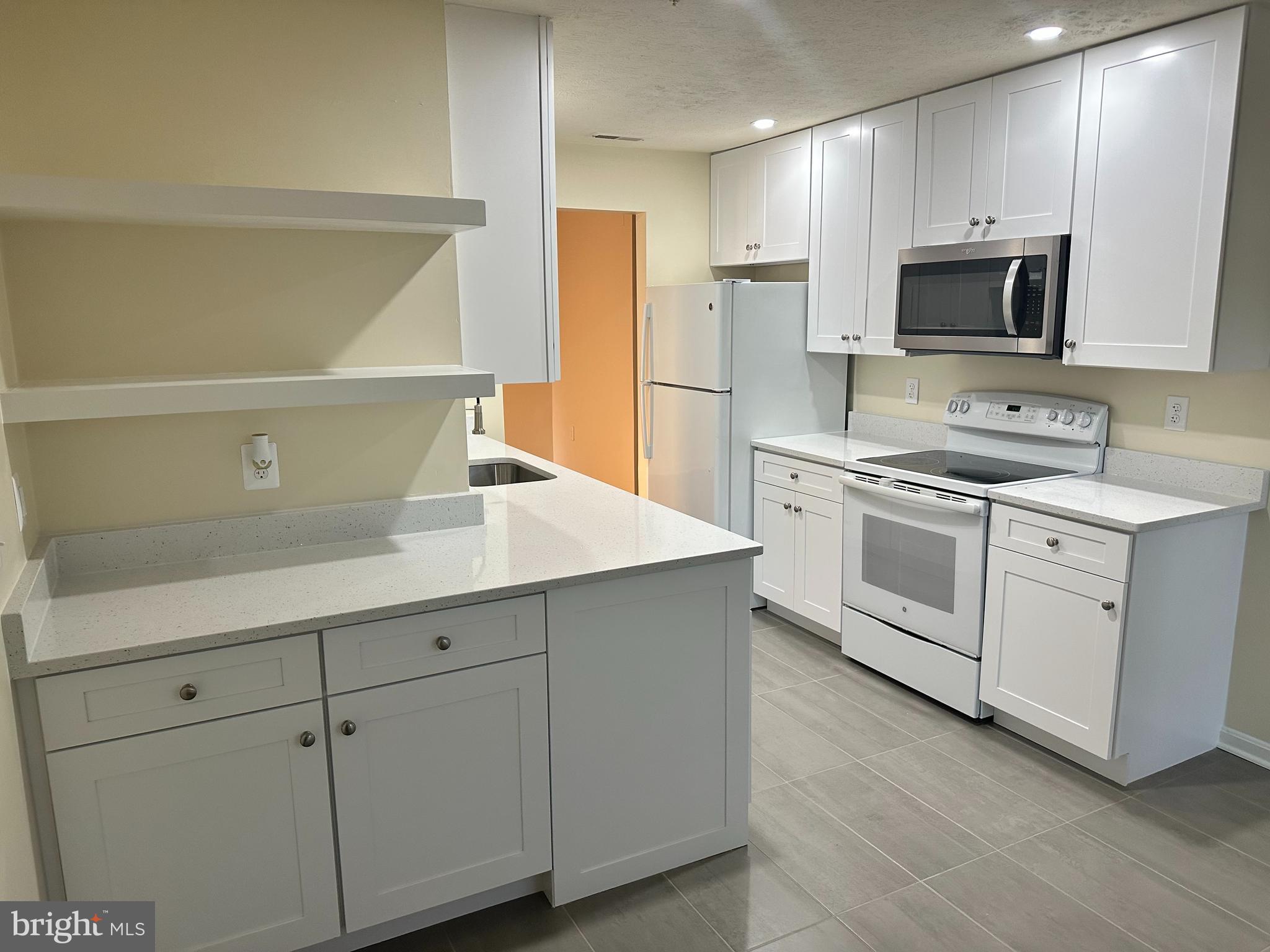 GLENSFORD CONDO - Residential Lease