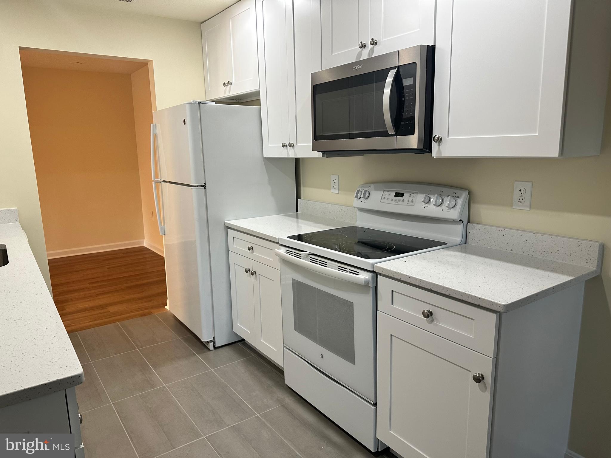 GLENSFORD CONDO - Residential Lease