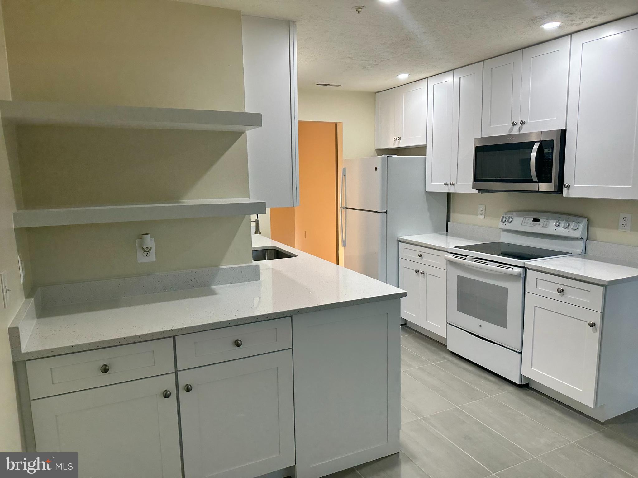 GLENSFORD CONDO - Residential Lease