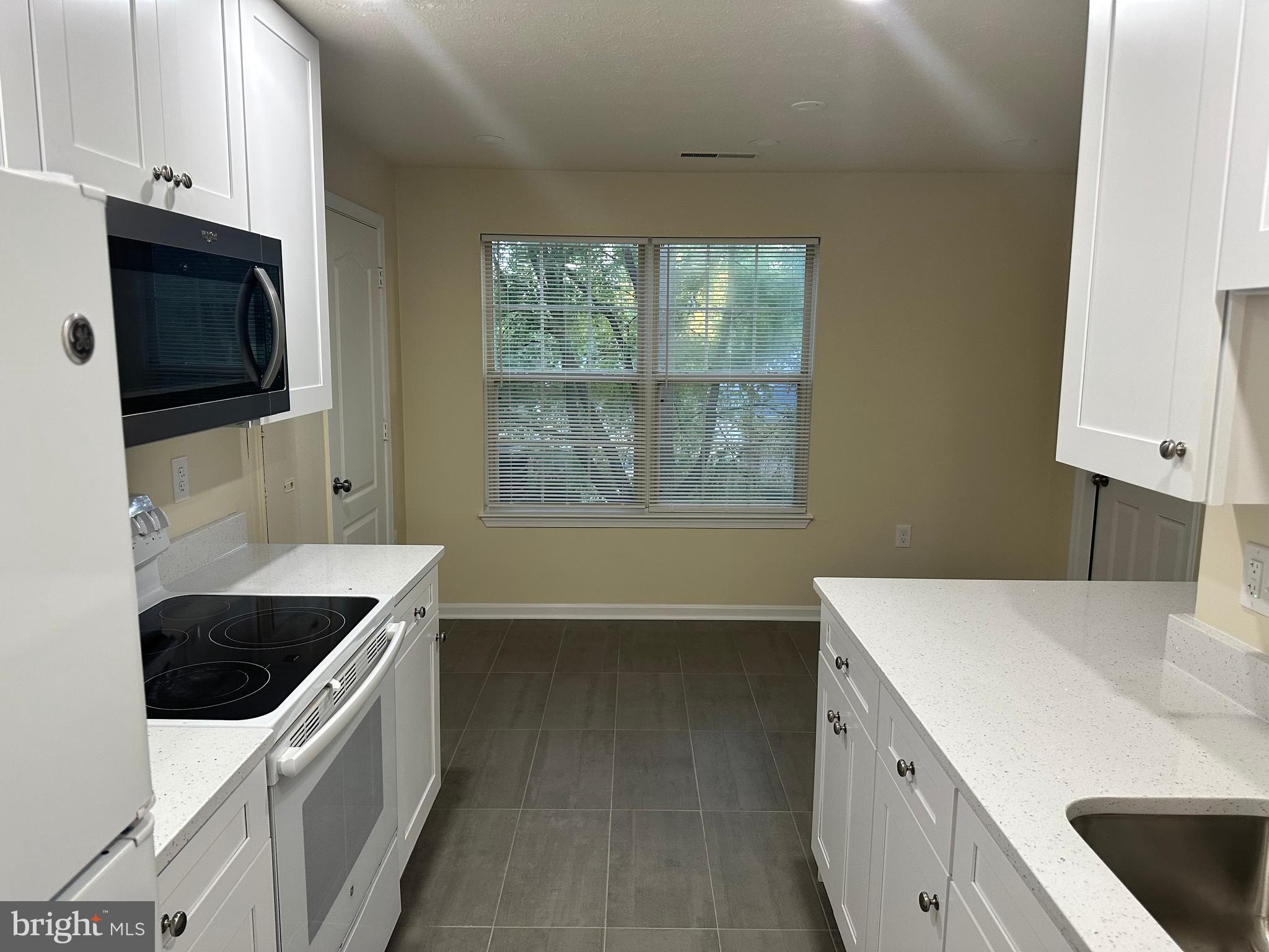 GLENSFORD CONDO - Residential Lease