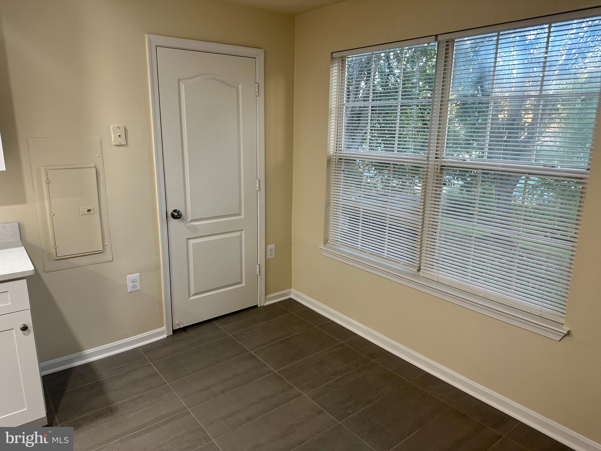 GLENSFORD CONDO - Residential Lease