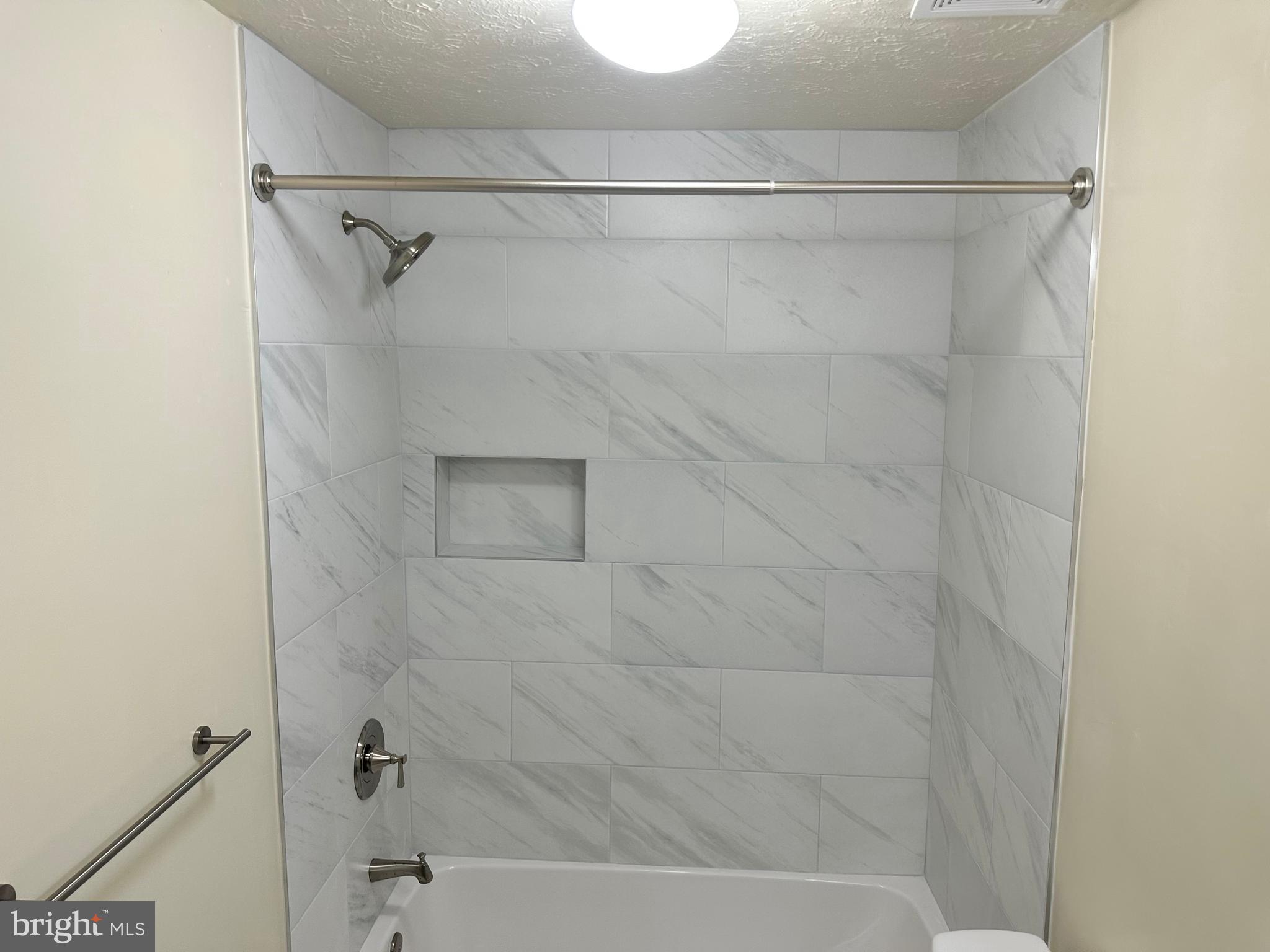 GLENSFORD CONDO - Residential Lease