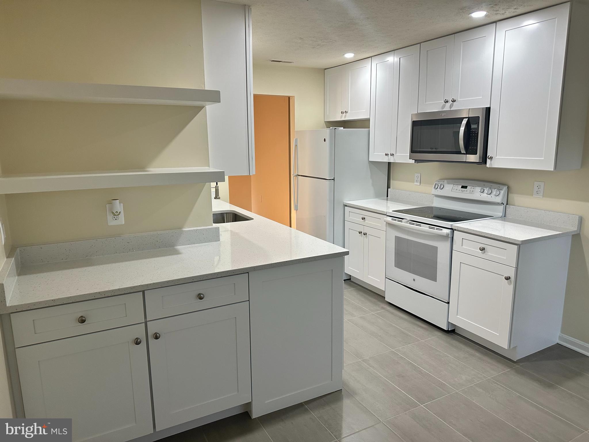 GLENSFORD CONDO - Residential Lease