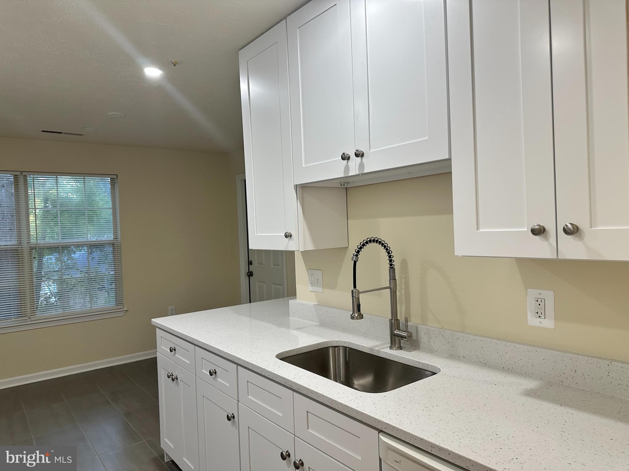 GLENSFORD CONDO - Residential Lease