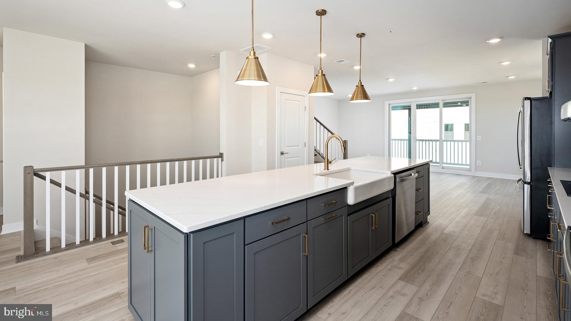 ONE LOUDOUN - Residential