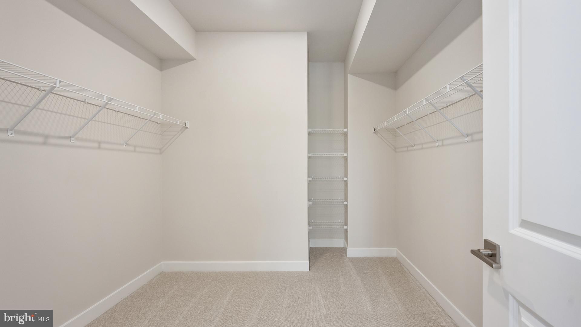 ONE LOUDOUN - Residential