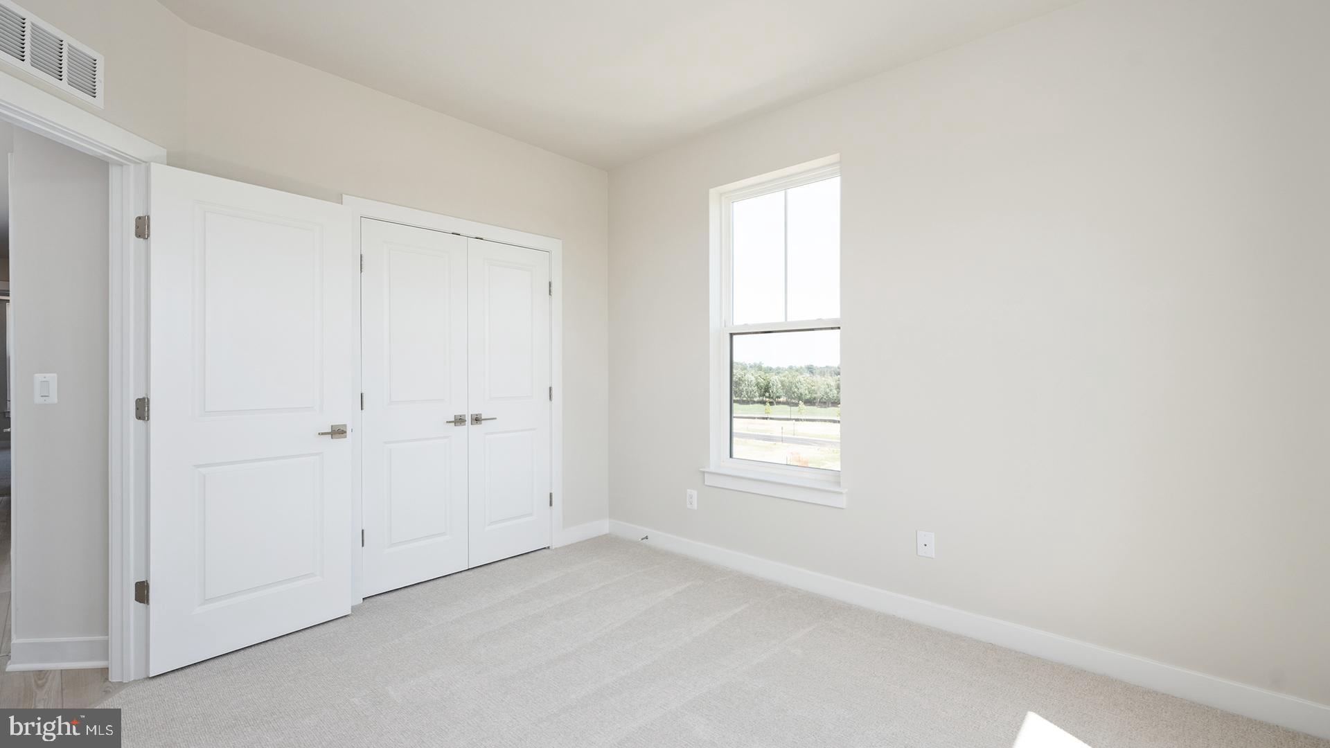 ONE LOUDOUN - Residential