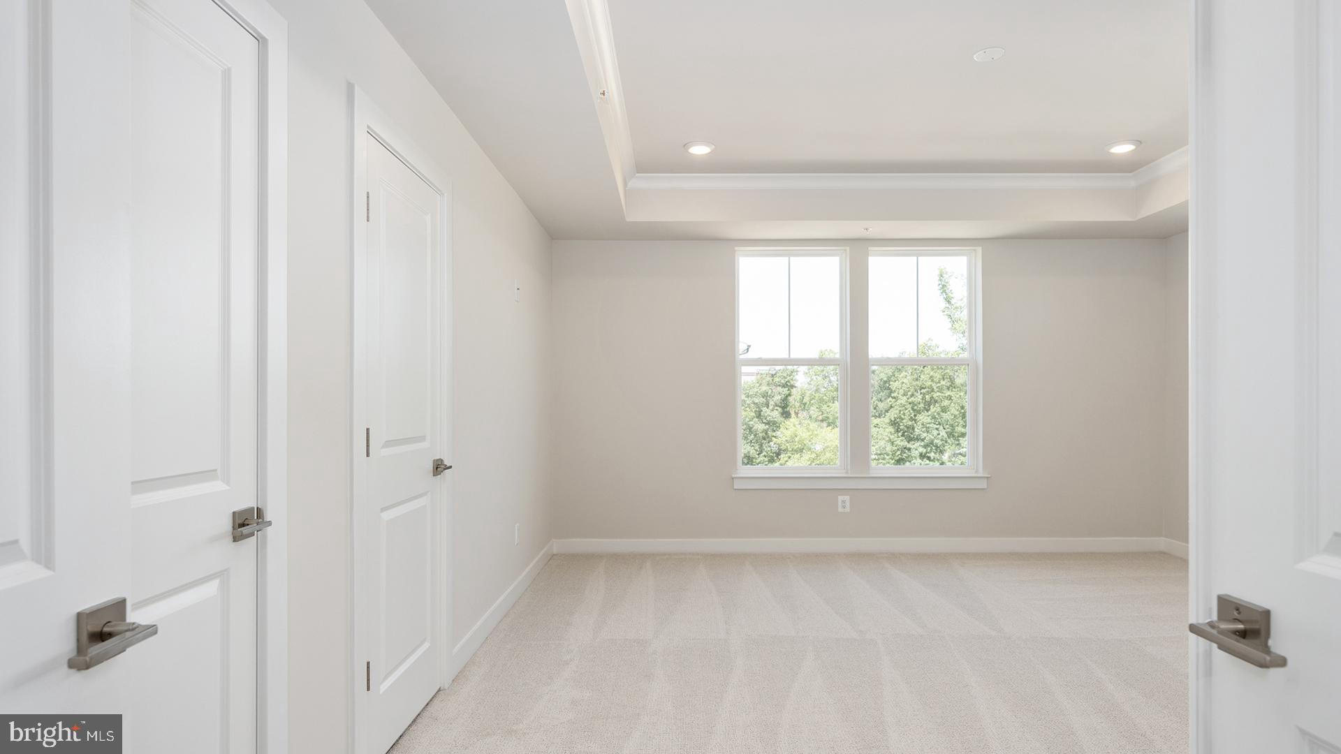 ONE LOUDOUN - Residential