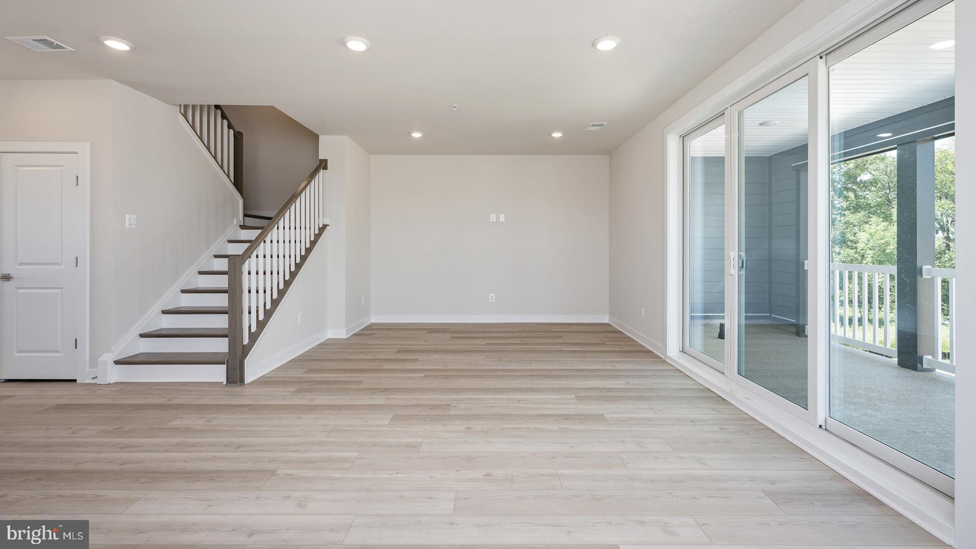 ONE LOUDOUN - Residential