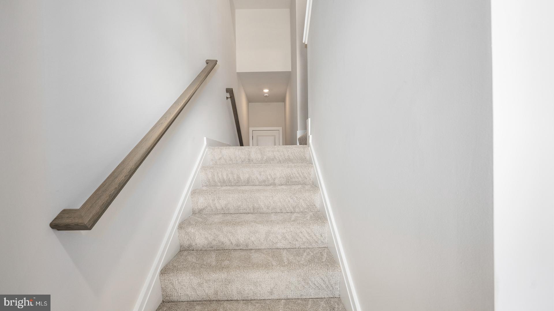 ONE LOUDOUN - Residential