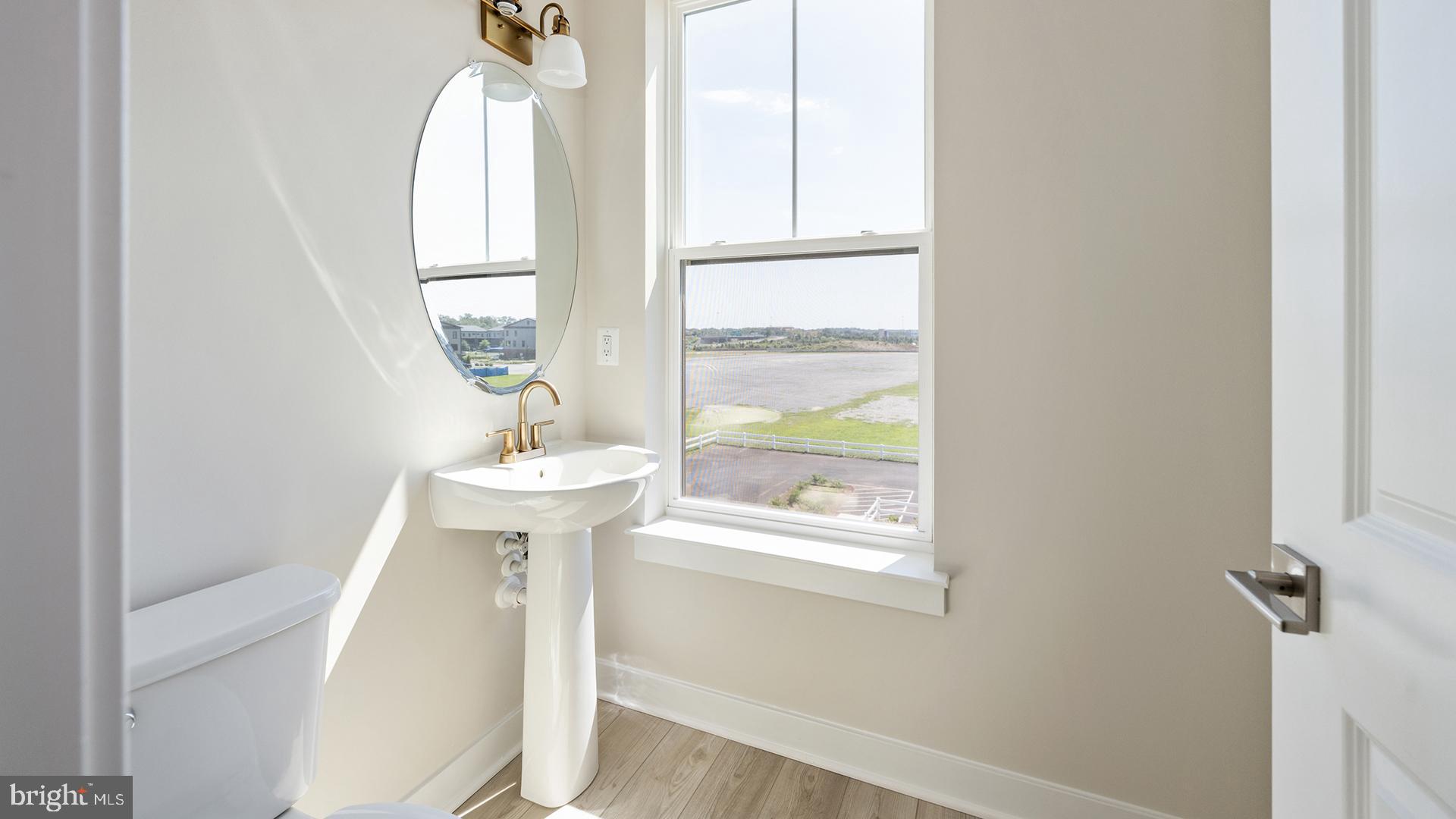 ONE LOUDOUN - Residential