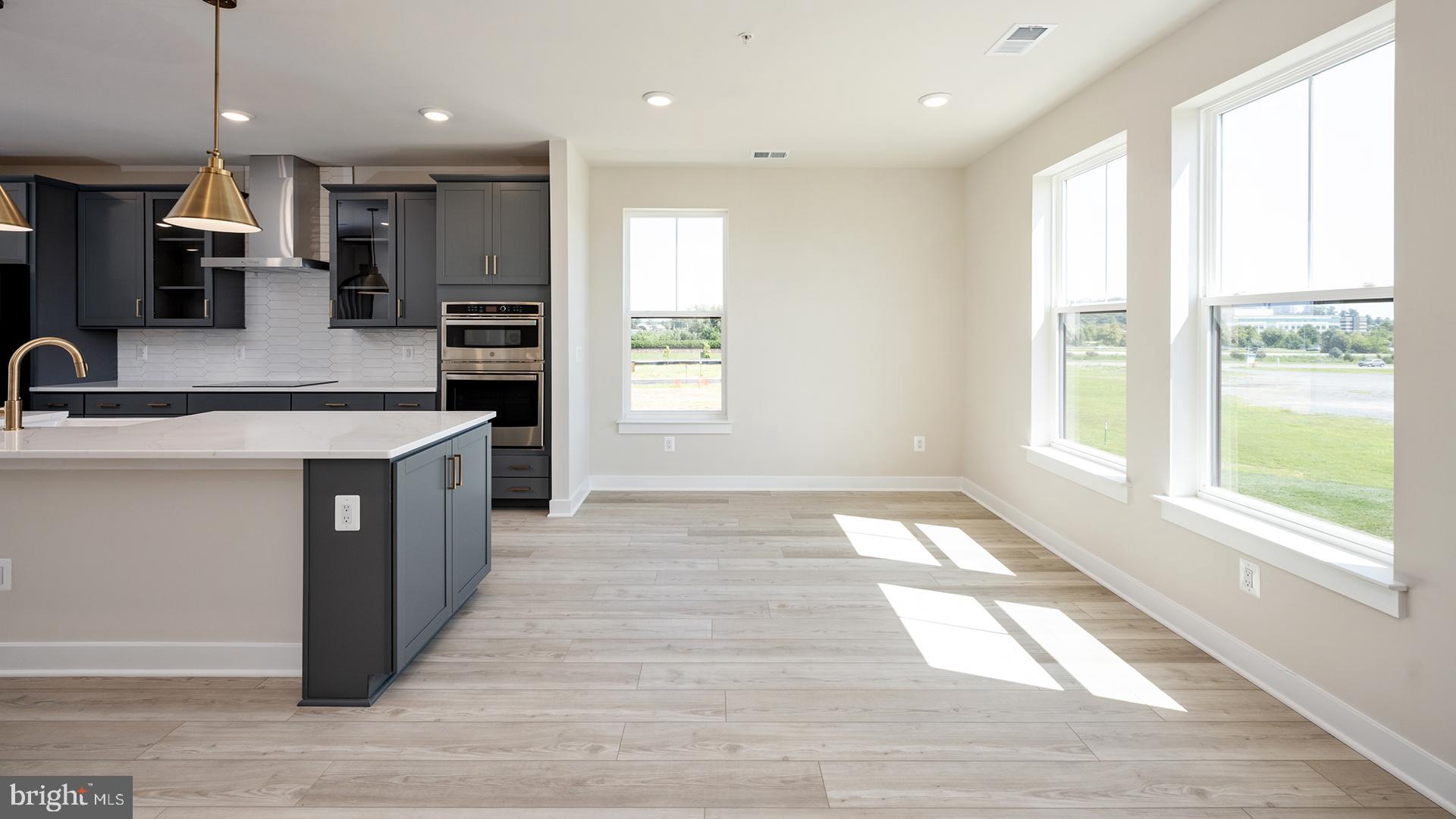 ONE LOUDOUN - Residential