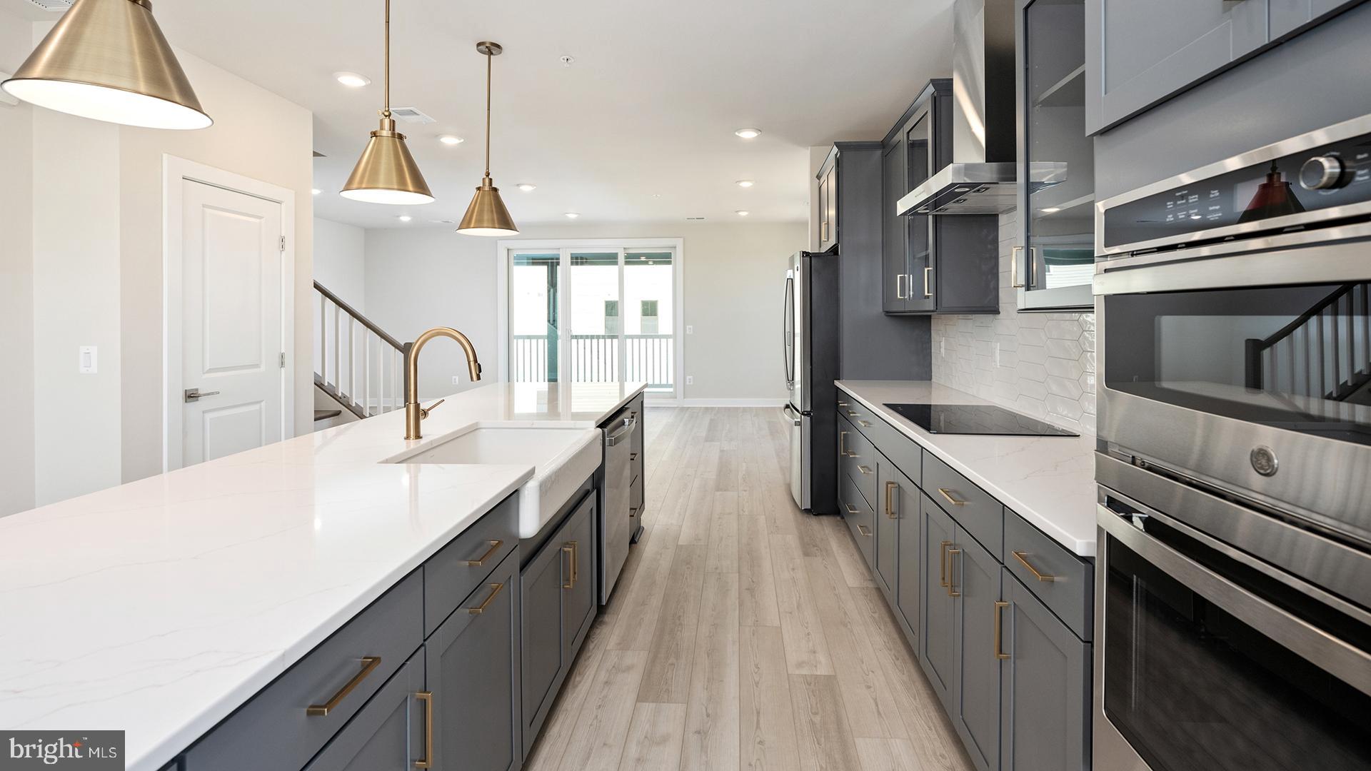 ONE LOUDOUN - Residential